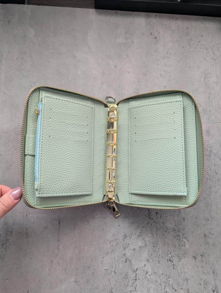 A7 Pebble Zippy Wallet