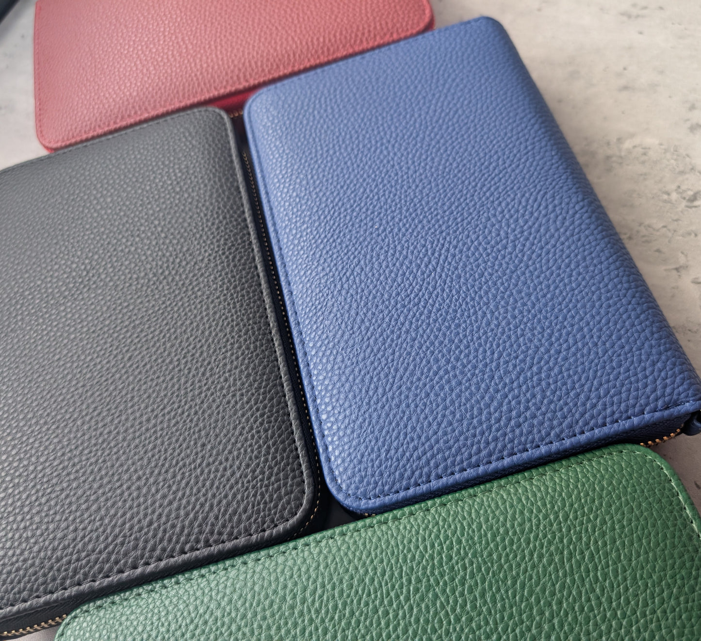A6 Pebble Zippy Wallet